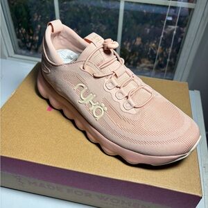 Ryka Women's Peach Sneakers